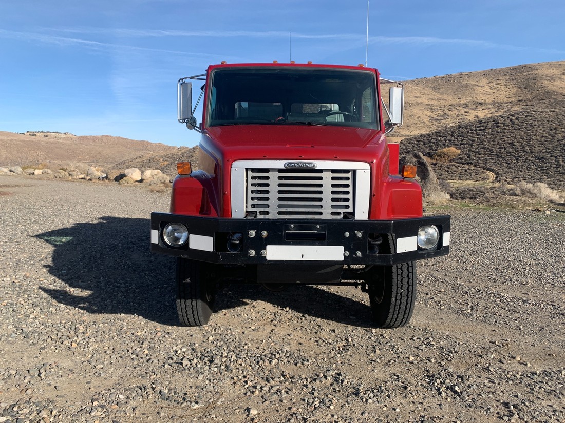 2001 Freightliner S&S - Image 5